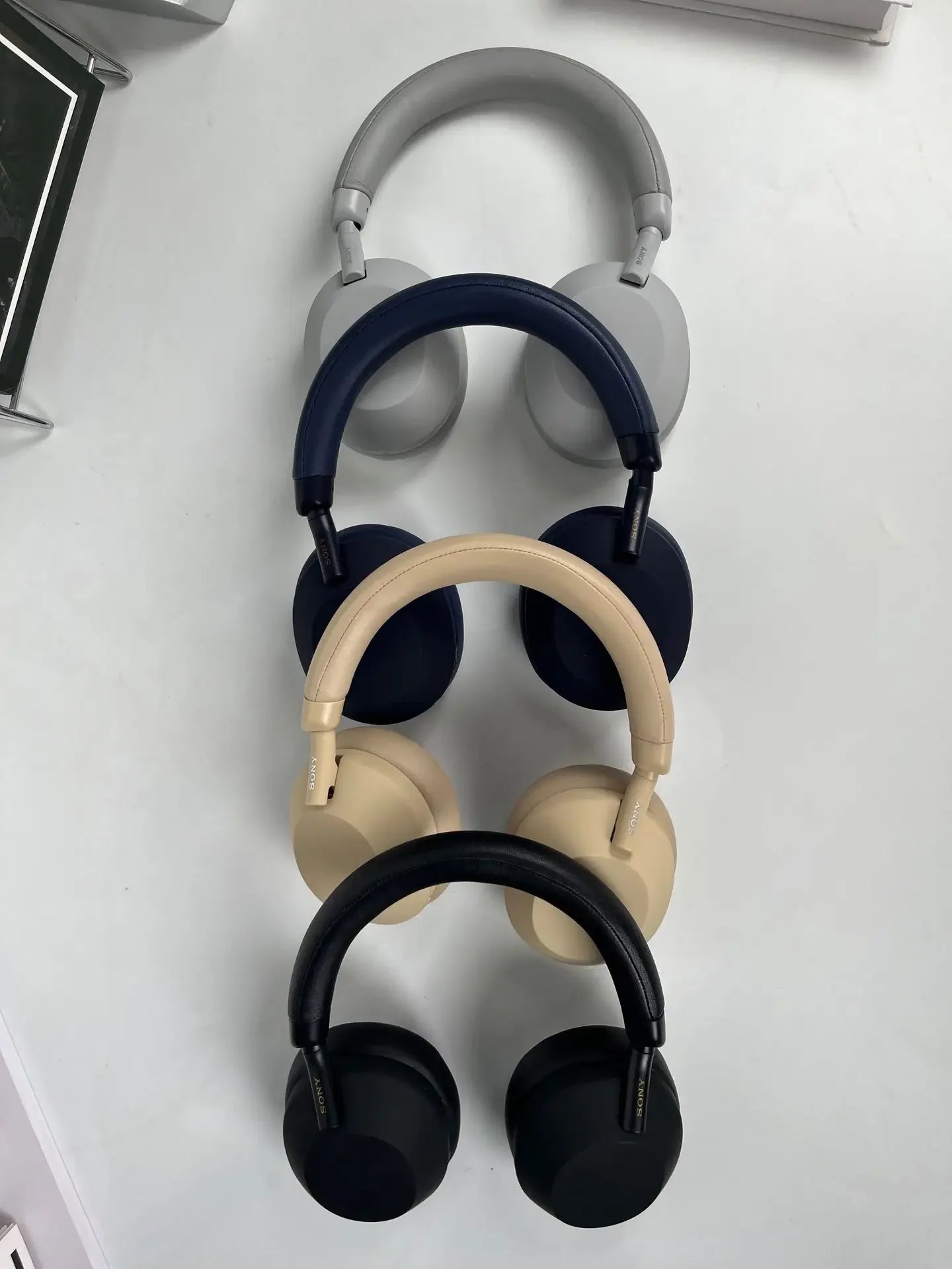 2025Bluetooth wireless earphones include communication, sports, and gaming Bluetooth earphones